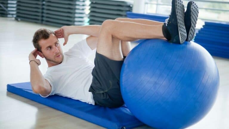 لماذا تؤثر ممارسة التمارين الرياضية قبل الذهاب إلى الفراش على النوم؟ التمارين الرياضية watanserb.com