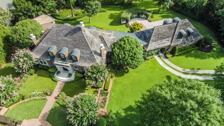 نجل وزير الدفاع الافغاني السابق يشتري قصراً watanserb.com