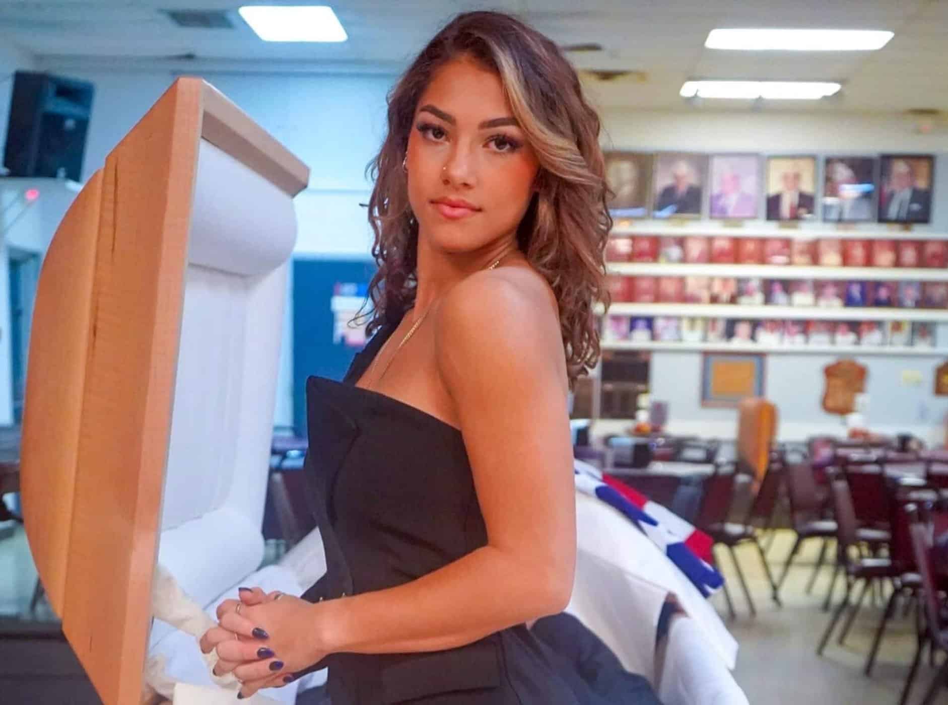 عارضة الأزياء الأمريكية جين ريفيرا 