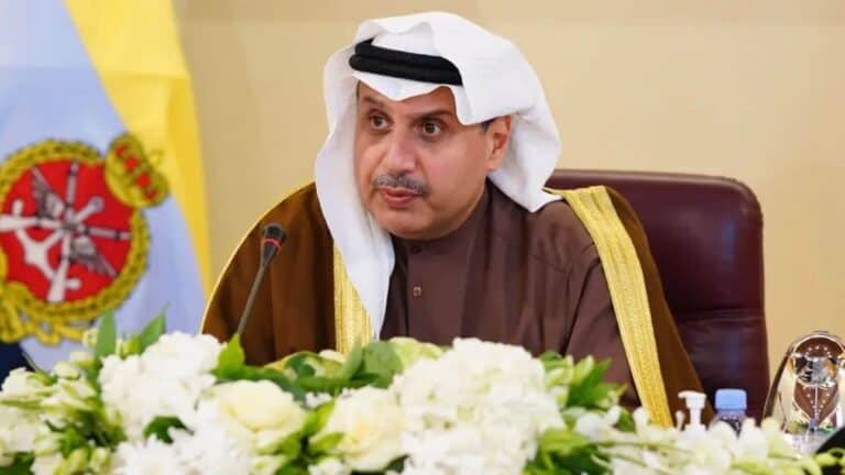 حمد جابر العلي وزير الدفاع الكويتي watanserb.com