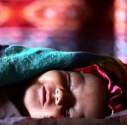 رضيعة أفغانية باعتها أمها