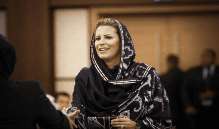 عائشة القذافي تقيم في أفخم مناطق مسقط ومنزلها قيمته 800 ألف ريال عماني watanserb.com