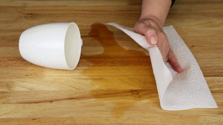 9 أشياء تجنبوا تنظيفها بالمناشف الورقية watanserb.com