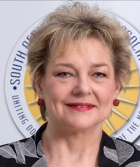 الطبيبة أنجيليك كويتزي مُكتشفة المتحور أوميكرون قالت لا نعرف حتى الآن ما يكفي عن أوميكرون