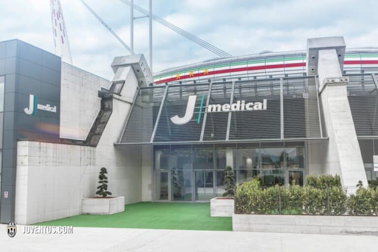 السلطات الإيطالية تقتحم مقر نادي يوفنتوس بسبب التلاعب المالي watanserb.com