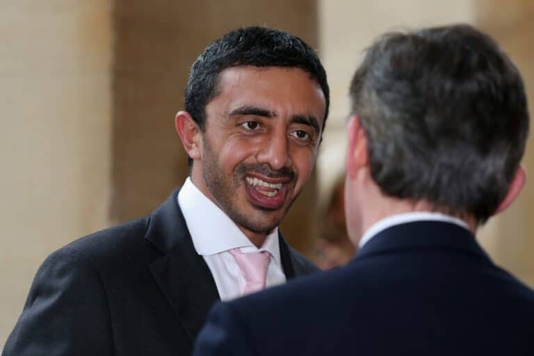 عبدالله بن زايد زار سورياً والتقى بشار الأسد وهو الذي قال يوماً إن النظام السوري يضحك على العالم watanserb.com