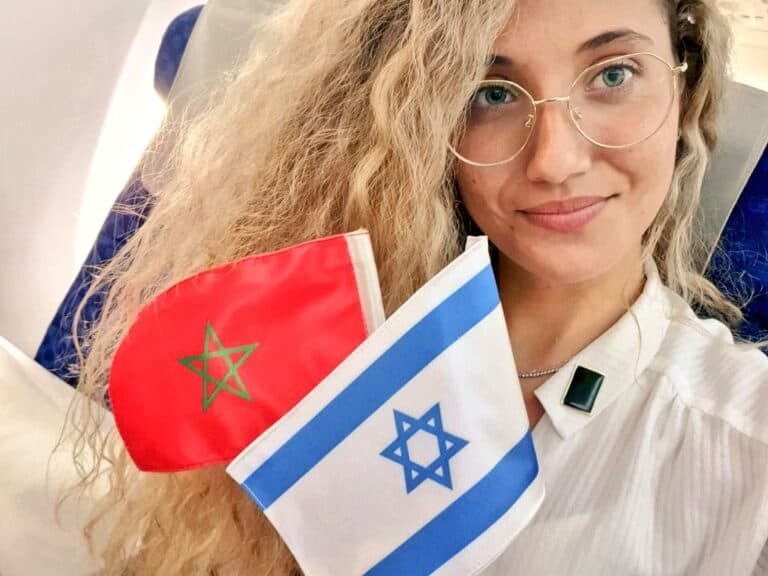 النائبة المغربية ياسمين لمغور: المغرب و إسرائيل إخوة! (صورة) نائبة مغربية.. المغرب وإسرائيل إخوة watanserb.com