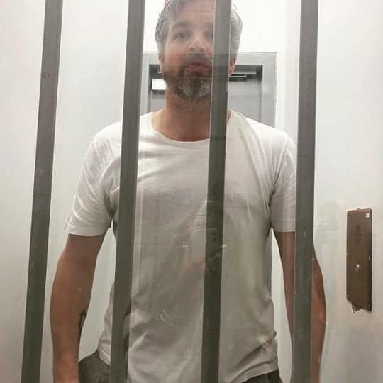  لوك توللي امضى 19 شهرا من الجحيم في سجن دبي