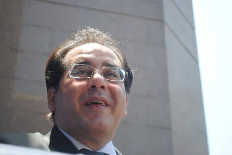 اختراق هاتف أيمن نور watanserb.com