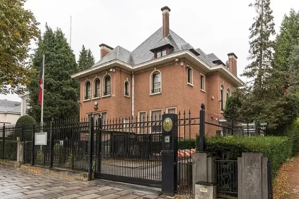 فضيحة لدبلوماسي كويتي وزوجته في بلجيكا.. هذا ما فعلاه مع خادمة إثيوبية! فضيحة لدبلوماسي كويتي وزوجته في بلجيكا.. هذا ما فعلاه مع خادمة إثيوبية! watanserb.com