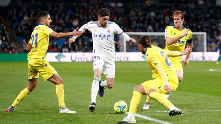 ريال مدريد يتعثر أمام قادش بعد سلسلة انتصاراته في الدوري الإسباني (شاهد) مباراة ريال مدريد وقادش في الدوري الإسباني watanserb.com