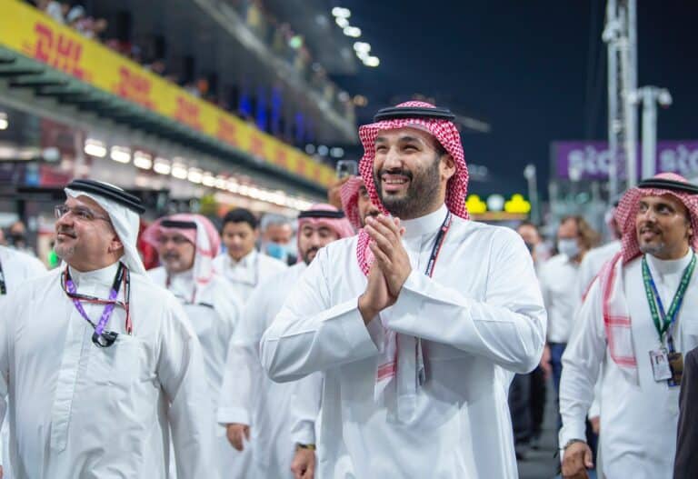 محمد بن سلمان يشهد منافسات فورمولا 1 watanserb.com