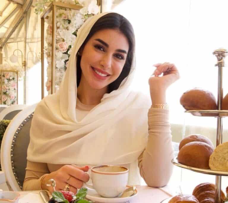 ياسمين صبري بنصف حجاب watanserb.com