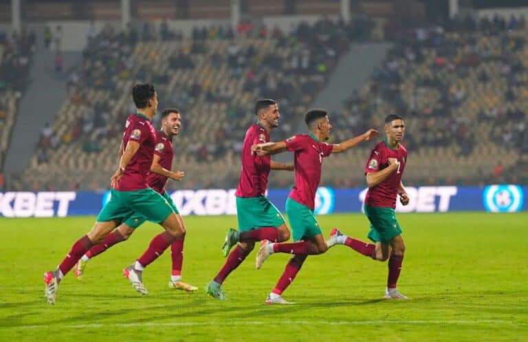 أشرف حكيمي والهدف العالمي في شباك الغابون ببطولة كأس أمم أفريقيا (شاهد) أشرف حكمي وتسجيل الهدف العالمي في شباك الغابون watanserb.com