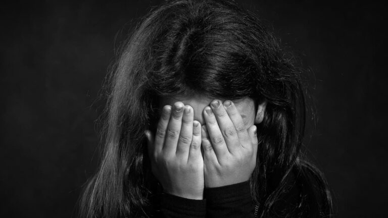 اغتصاب طفلة وذبحها ورميها بحاوية قمامة watanserb.com