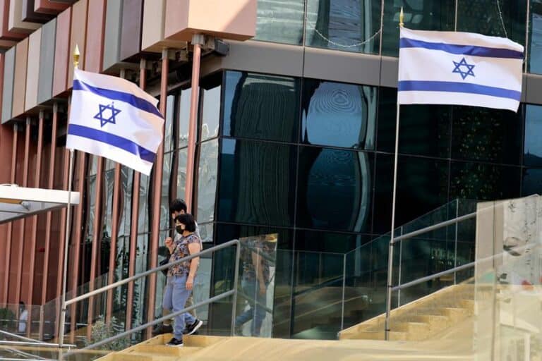 تقرير: صندوق الثروة السيادي في الإمارات استثمر 100 مليون دولار داخل إسرائيل في هذا القطاع الإمارات استثمرت 100 مليون دولار في قطاع التكنولوجيا الإسرائيلي watanserb.com