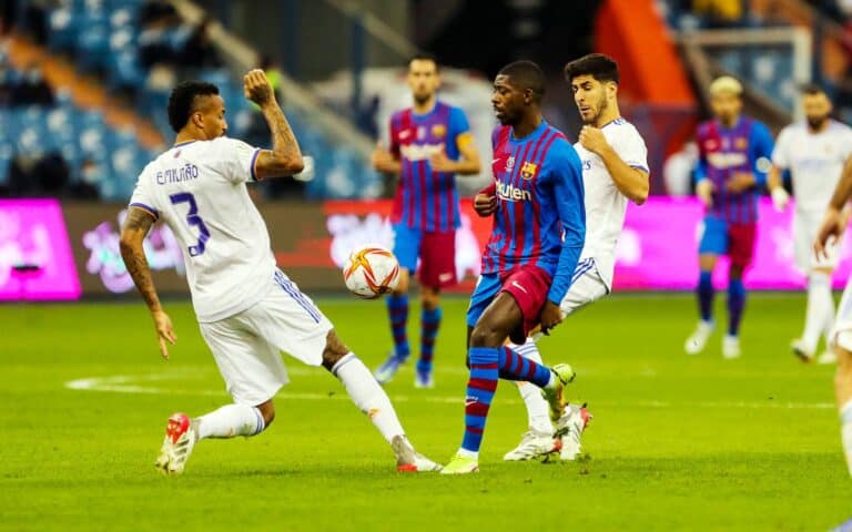 كلاسيكو الأرض ينتهي بفوز ريال مدريد على غريمه برشلونة (شاهد) ريال مدريد يتأهل إلى نهائي السوبر الإسباني على حساب برشلونة بعد القمة المثيرة بين كلا الفريقين watanserb.com