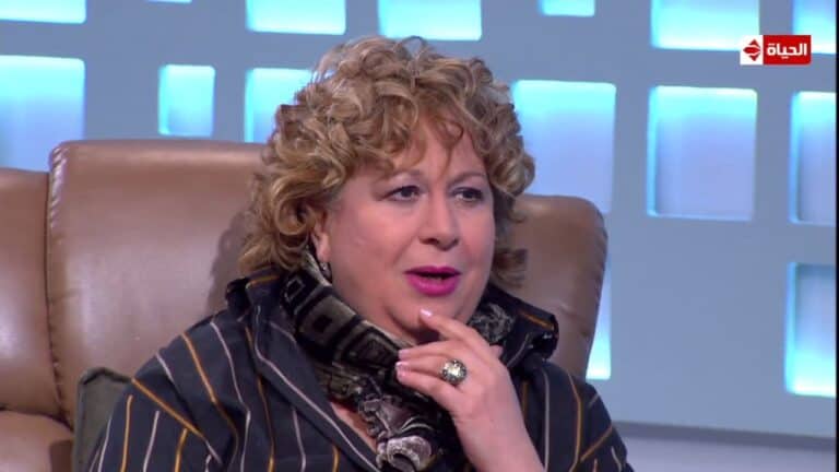 "مقطوعة الثدي".. مجلة الجرس تغضب مريضات السرطان بوصف صادم لسمية الألفي! watanserb.com