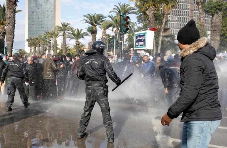 من هو أول قتيل في صفوف المتظاهرين التونسيين ضد انقلاب قيس سعيد؟ (فيديو) قيس سعيد watanserb.com