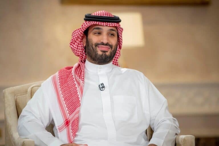 “ميدل إيست آي”: هل تمنع المعارضة الملكية محمد بن سلمان من تولي العرش!؟ سر اللاصقات التي يضعها محمد بن سلمان على أصابعه watanserb.com
