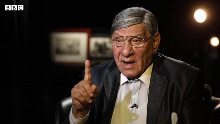 مفيد فوزي يضع مذيعة “mbc” في موقف مُحرج ويهاجم عمرو دياب بشراسة: “مجرد منظر وعضلات”! مفيد فوزي يضع مذيعة "mbc" في موقف مُحرج ويهاجم عمرو دياب بشراسة: "مجرد منظر وعضلات"! watanserb.com