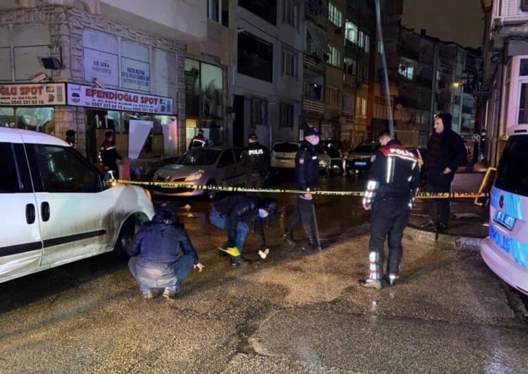 مقتل لاجىء سوري وإصابة زوجته بجروح خطيرة في مدينة بورصة التركية watanserb.com