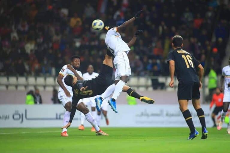 علاء عباس وهدفه العالمي مع منتخب العراق في شباك مرمى أوغندا watanserb.com