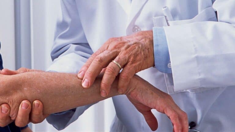 احذر.. إذا لاحظت هذا الأمر على بشرتك قم بفحص دمك فورا! احذر.. إذا لاحظت هذا الأمر على بشرتك قم بفحص دمك فورا! watanserb.com