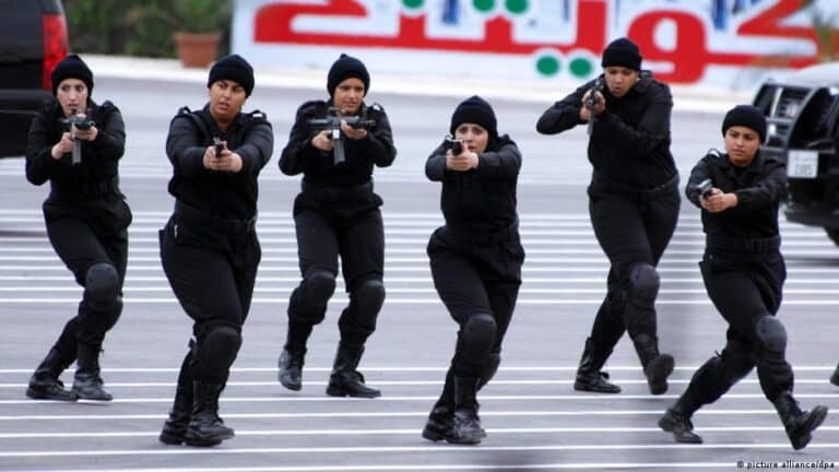 سماح الجيش الكويتي للمرأة بأدوار قتالية لكن بدون أسلحة watanserb.com