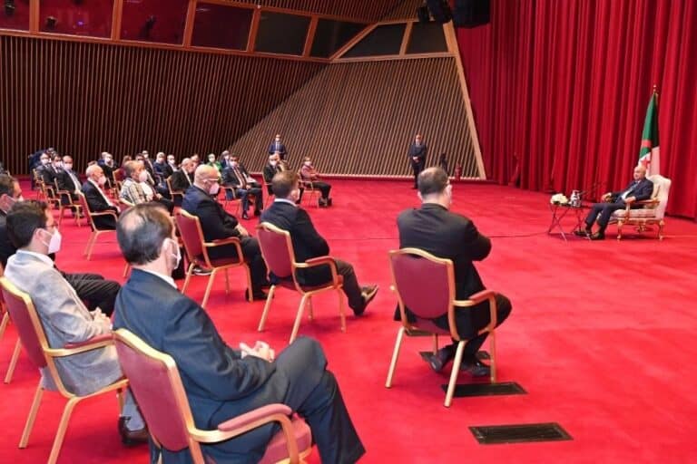 تبون يكشف عن خط بحري بين الجزائر والدوحة watanserb.com