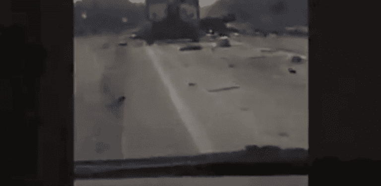 سفارة أوكرانيا في تركيا تتفاخر بإبادة طائرة بيرقدار لرتل عسكري روسي بالكامل (شاهد) بيرقدار تدمر رتل عسكري روسي watanserb.com