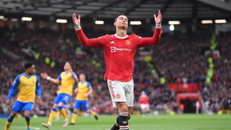 مستقبل كريستيانو رونالدو مع مانشستر يونايتد يتوقف على نهاية الموسم الحالي رونالدو يفكر في الرحيل عن مانشستر يونايتد الصيف المقبل watanserb.com