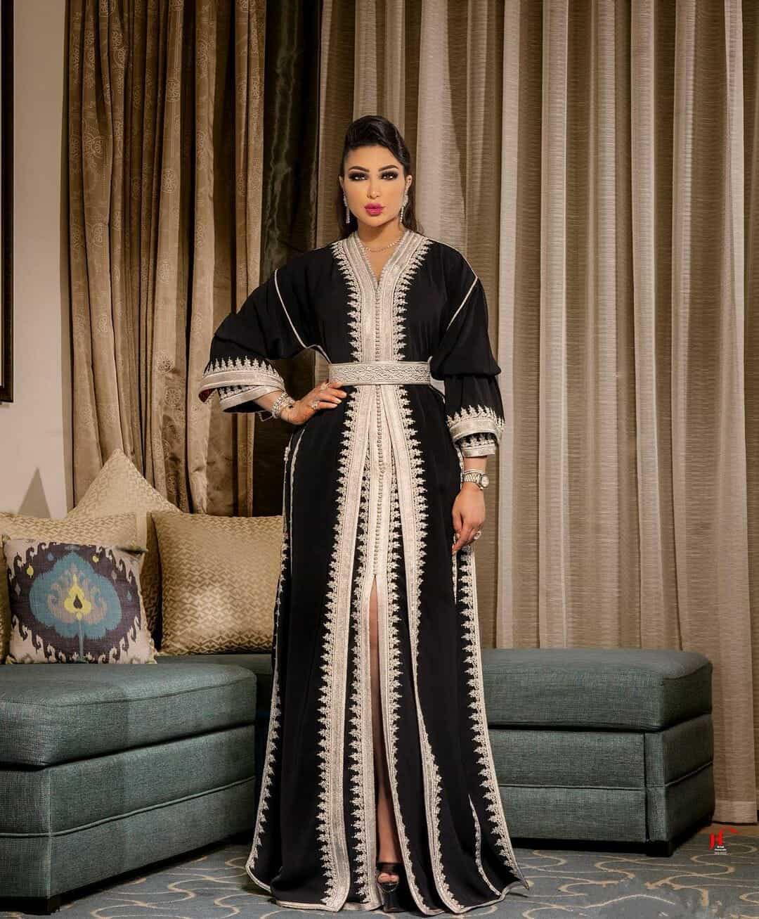 دنيا بطمة بالقفطان المغربي