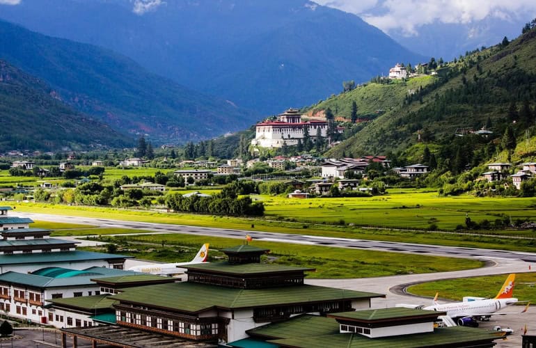 أخطر المطارات في العالم 