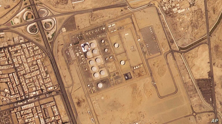 استهداف الحوثيين موقع نفطي في جد السعودية مرتين watanserb.com