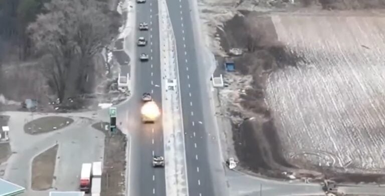 كمين لدبابات روسية في كييف watanserb.com