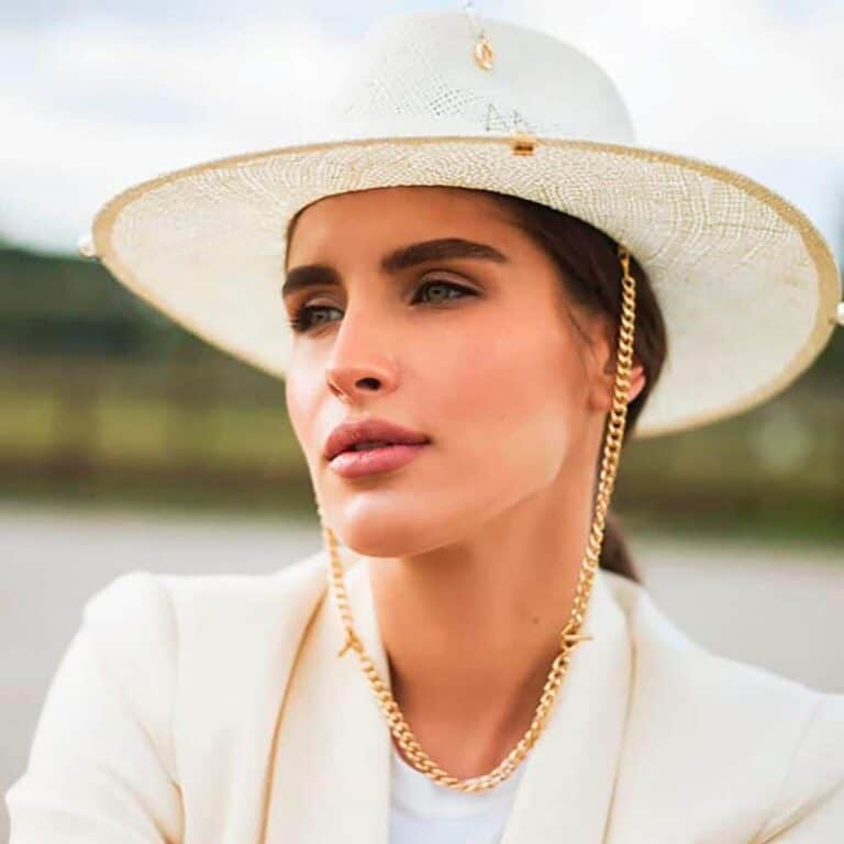 زوجة أحد أغنى الرجال في أوكرانيا تحاول تهريب أكثر من 22 مليون جنيه في حقائب وتفشل! (صور) زوجة أحد أغنى الرجال في أوكرانيا تحاول تهريب أكثر من 22 مليون جنيه في حقائب وتفشل! (صور) watanserb.com