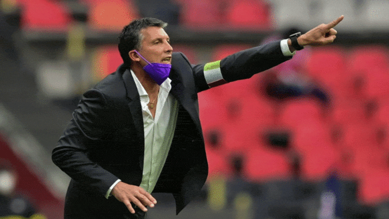 الأهلي السعودي يتعاقد مع المدرب سيبولدي بعد إقالة هاسي المدرب الأوروغواياني روبرت سيبولدي وقيادة تدريب الأهلي السعودي watanserb.com