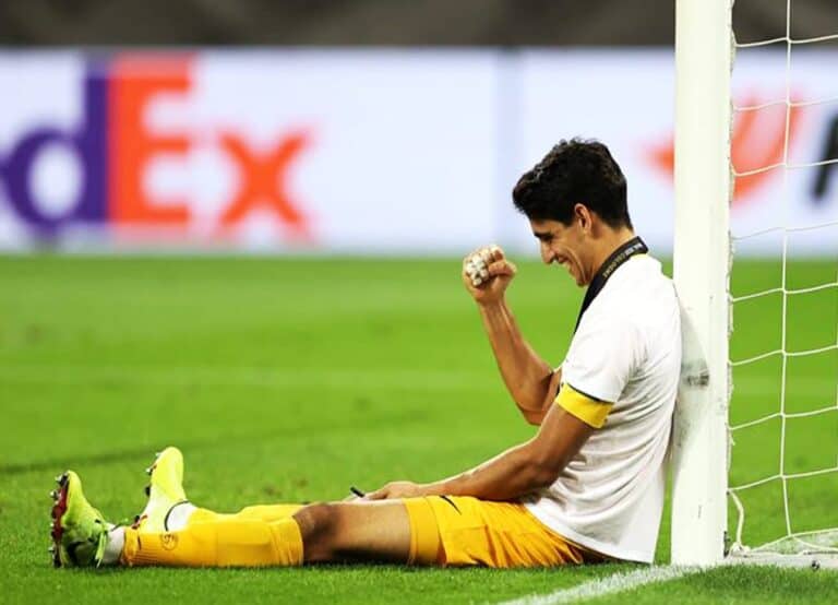 مانشستر يونايتد والتعاقد مع الحارس المغربي بونو watanserb.com