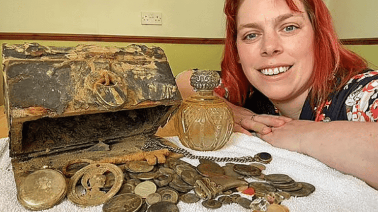 امرأة تعثر على كنز خلال البحث في watanserb.com