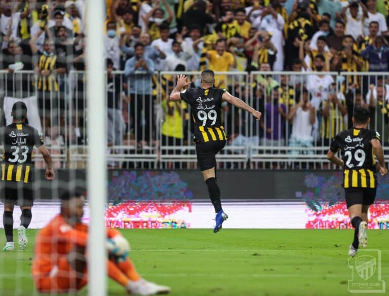 احتفال المغربي حمد الله بهدفه في شباك الحزم السعودي watanserb.com