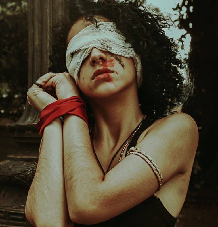 جريمة صادمة في العراق.. أب يقتل ابنته ببشاعة تحت ذريعة "غسل العار" ولن تصدق عُمرها! watanserb.com