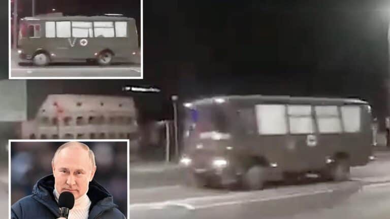 ما سر الحافلات الخضراء التي تحمل العلامة V ويستخدمها الروس في أوكرانيا؟ watanserb.com