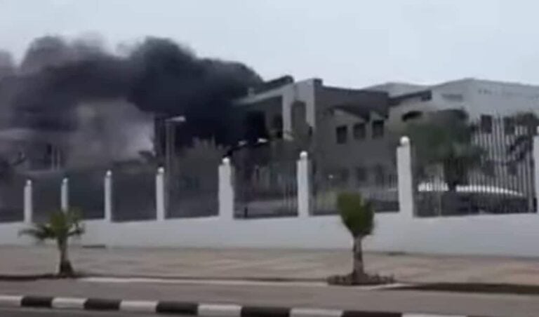 حقيقة قصف الحوثي قصر اليمامة watanserb.com