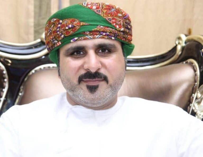 خليل البلوشي يستنكر “الكيل بمكيالين” في تعامل الفيفا مع الأحداث السياسية خليل البلوشي في رحلة إلى زنجبار watanserb.com