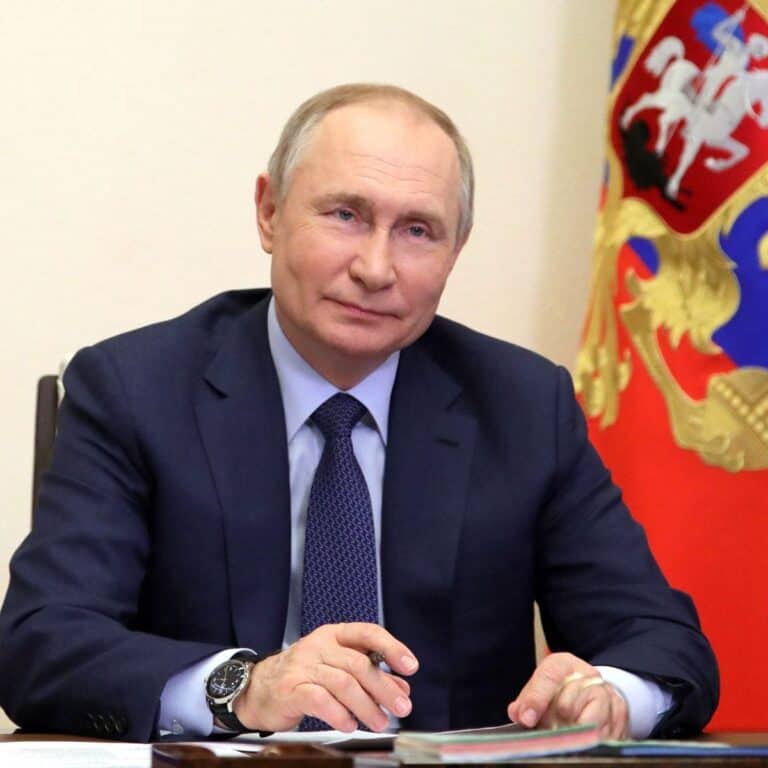 دبلوماسيون روس لقوا حتفهم في ظروف غامضة دبلوماسيون روس لقوا حتفهم في ظروف غامضة watanserb.com