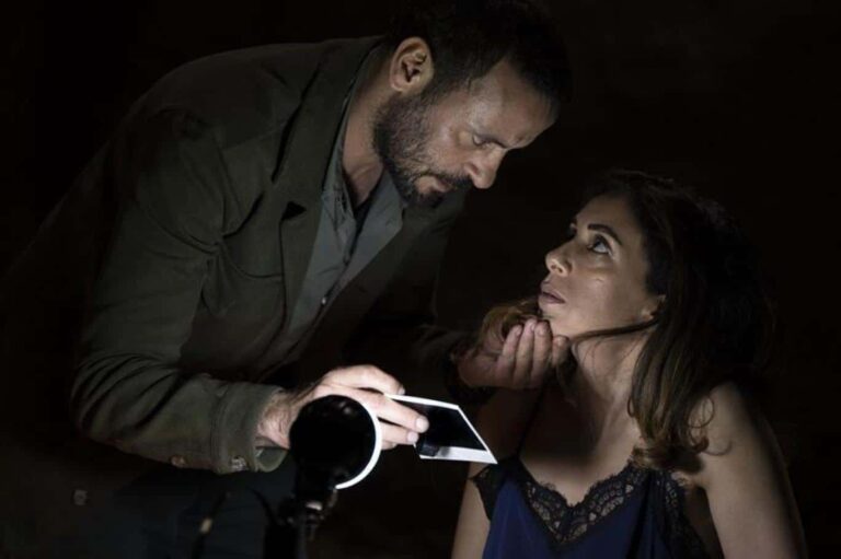 فيلم "صالون هدى" يفجر غضباً واسعاً بقصته الحقيقية الجريئة ومشاهده الحميمية! watanserb.com