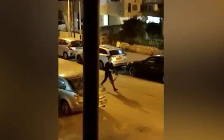 الضربة الثالثة خلال أيام .. 5 قتلى بعملية إطلاق نار في “بني براك” شرق تل أبيب (فيديو) عملية بني براك شرق تل أبيب watanserb.com