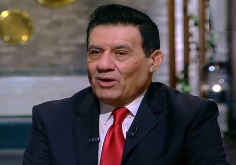 المعلق مدحت شلبي وسر أكل جوز الحمام قبل التعليق على المباريات watanserb.com