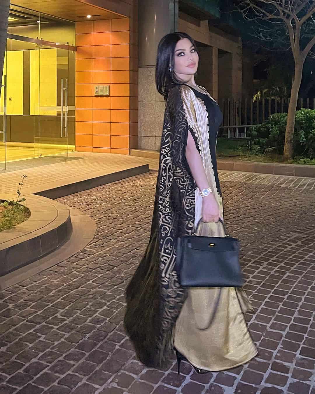 عباءات هيفاء وهبي